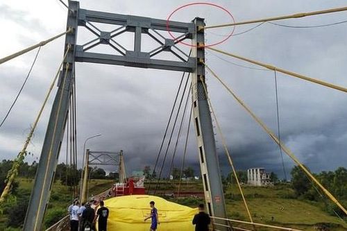 Định nhảy cầu vì giận… bố vợ!