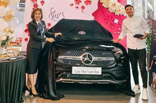 Không chỉ mua MEC 2,4 tỷ, Văn Hậu còn chơi hàng hiệu thế này
