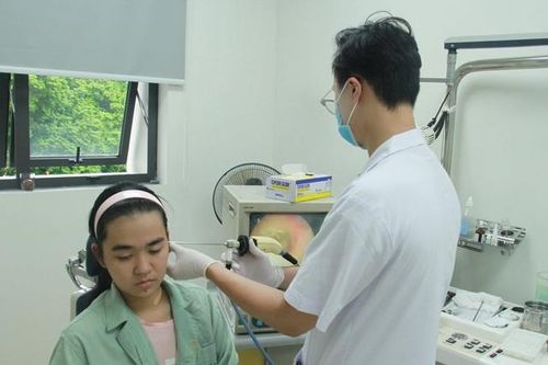 Cách phòng bệnh viêm họng khi thời tiết chuyển lạnh