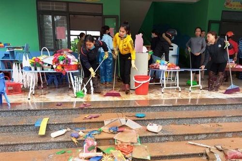 Hơn 100 nghìn học sinh Hà Tĩnh trở lại trường sau lũ lụt