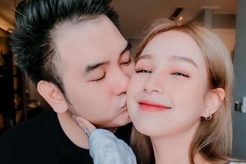 'Streamer giàu nhất Việt Nam' công bố sắp cưới vợ kém 13 tuổi