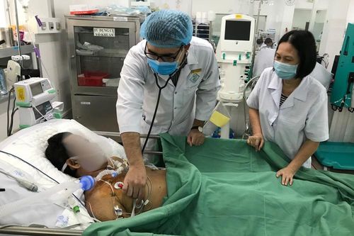 Cứu bác sĩ '10 phần chết' sau khi tim ngừng đập 1,5 giờ