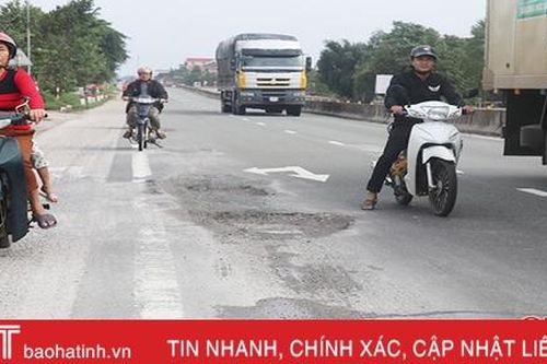 Quốc lộ 1A từ TX Hồng Lĩnh đến Thạch Hà chi chít ổ gà
