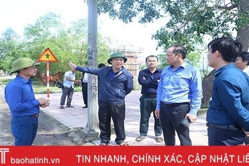 Tập trung xử lý các điểm sạt lở, đảm bảo giao thông