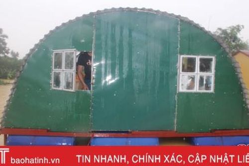 Nhà phao nổi giúp người dân Hương Khê chống lũ an toàn