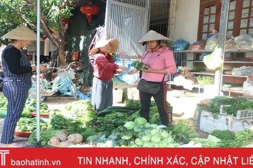Giá cả thực phẩm tại chợ dân sinh ở TP Hà Tĩnh ổn định sau lũ