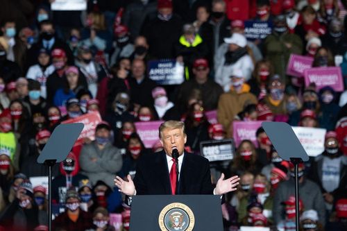 Bầu cử Mỹ: Đội vận động của ông Trump 'đốt' nửa số tiền tranh cử chỉ trong tháng 9