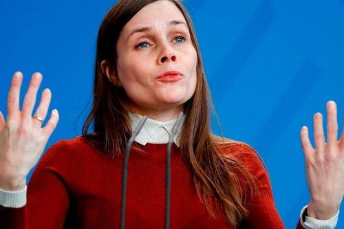 Thủ tướng Iceland giữ bình tĩnh hoàn thành phỏng vấn giữa động đất