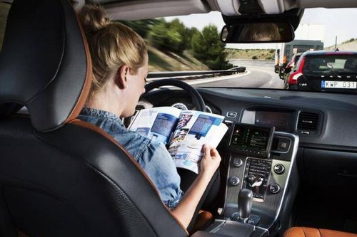 Vì sao rất ít người đọc sách hướng dẫn sử dụng ô tô trước lần đầu lái xe?