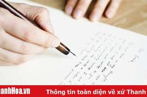 Tặng Bằng khen cho 2 học sinh đạt thành tích tại Cuộc thi UPU 49