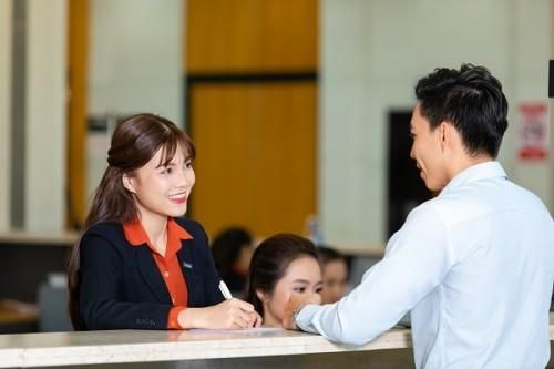 Lợi nhuận trước thuế của Sacombank đạt 2.300 tỷ đồng