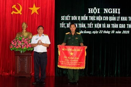 Sơ kết đơn vị điểm khối chủ lực (quân khu) thực hiện Cuộc vận động 50