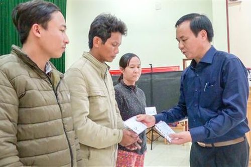 Nhiều hoạt động thiết thực hỗ trợ người dân vùng lũ