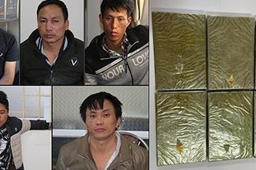 Băng nhóm vận chuyển 6 bánh heroin lao thẳng xe vào Công an