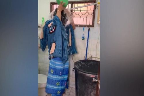 Kiểu tắm bá đạo 'mùa đông không lạnh'