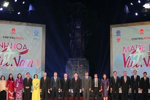 Khai mạc tuần hàng 'Made in Vietnam - Tinh hoa Việt Nam'
