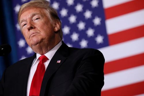 Chiến dịch của ông Trump gặp khủng hoảng tiền mặt
