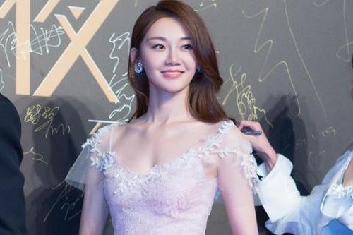 Nữ diễn viên Miêu Miêu sinh con đầu lòng