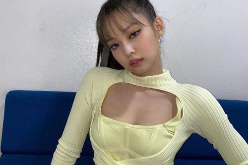 Jennie và các sao lăng xê xu hướng mặc áo khoét cổ