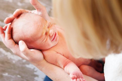 5 điều kỳ lạ nhưng không bất thường ở trẻ sơ sinh