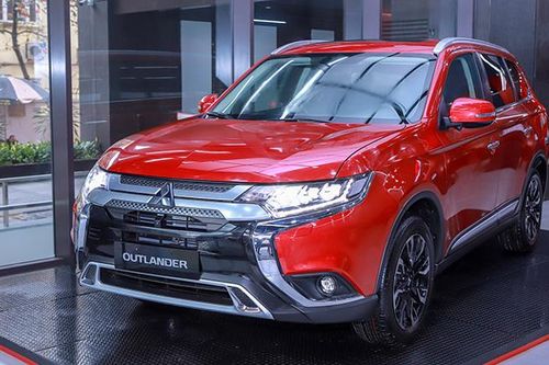 Giá xe ô tô hôm nay 23/10: Mitsubishi Outlander dao động từ 825 - 1.058 triệu đồng