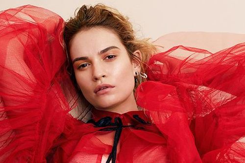 Lily James -Tình trường rối ren của nàng 'Lọ Lem'