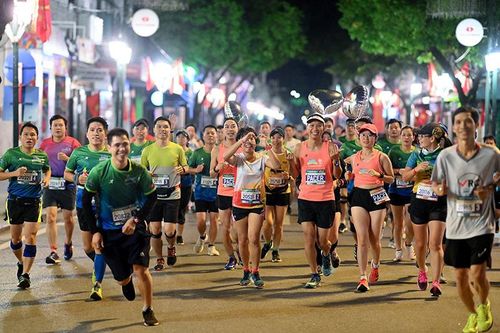 Ấn tượng đường đua VPBank Hanoi Marathon ASEAN 2020