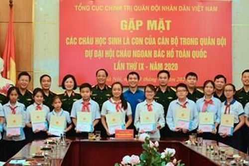 Lãnh đạo Tổng cục Chính trị gặp mặt các cháu học sinh là con cán bộ quân đội dự Đại hội Cháu ngoan Bác Hồ