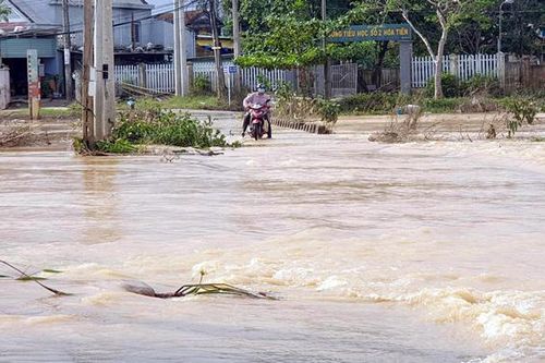 Chạy xe 'liều'
