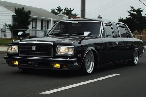Toyota Century độ kéo dài, gầm thấp phong cách 'ông trùm'