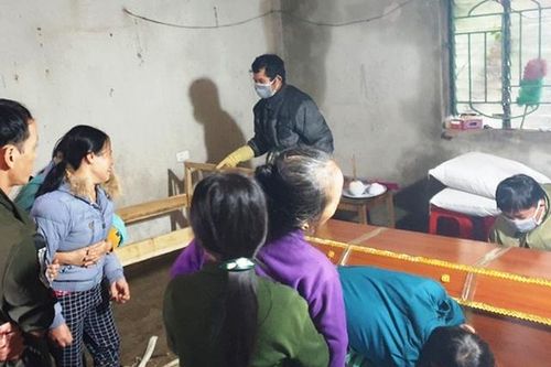 Hà Tĩnh: Bố bị lũ cuối trôi, 4 mẹ con bơ vơ giữa muôn vàn nỗi khổ
