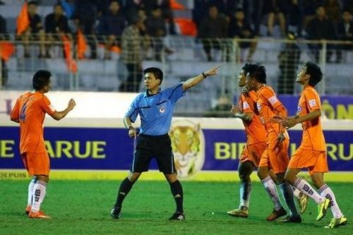 VFF chỉ định trọng tài FIFA bắt trận Nam Định - Hải Phòng