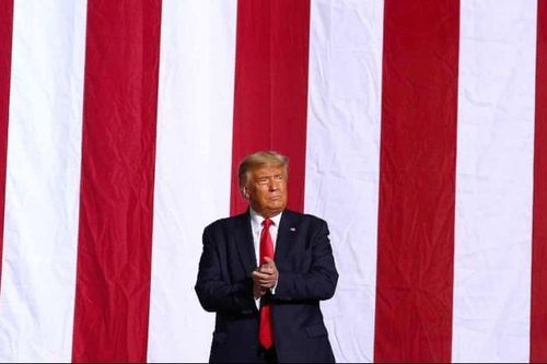 Tài khoản Twitter của Tổng thống Trump bị hack?