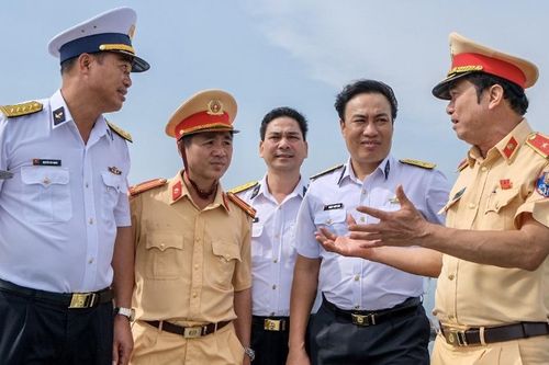 Tổng công ty Tân Cảng Sài Gòn Kiểm tra, khảo sát tuyến giao thông đường thủy khu vực Bà Rịa - Vũng Tàu, TP. Hồ Chí Minh