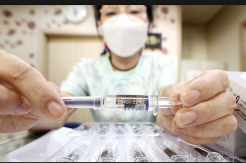 25 người tử vong, Hàn Quốc vẫn không dừng tiêm phòng cúm