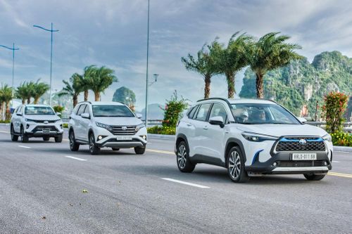 Dàn SUV Toyota 'bung sức' trong hành trình Hà Nội - Quảng Ninh