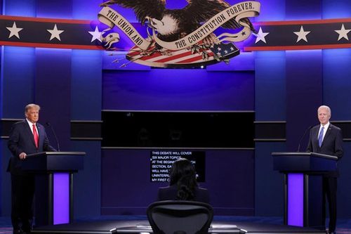 Ai có quyền tắt micro trong trận so găng Trump - Biden?