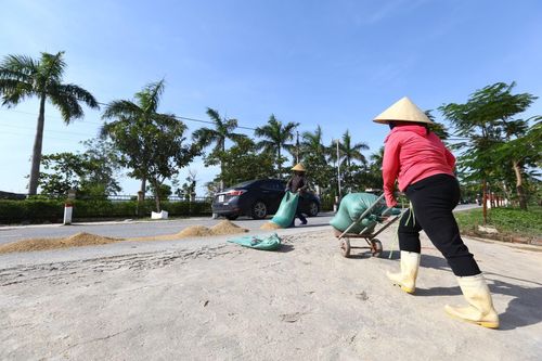 Người dân vùng rốn lũ Hà Tĩnh dần trở lại cuộc sống bình thường
