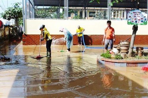 Quảng Bình khắc phục khó khăn để học sinh sớm trở lại trường sau lũ