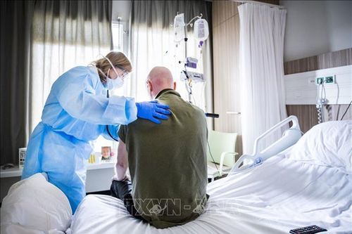 Diễn biến COVID-19 tới 6h ngày 23/10: Nhiều nước có số ca mắc cao kỷ lục; Tây Ban Nha vượt 1 triệu ca bệnh