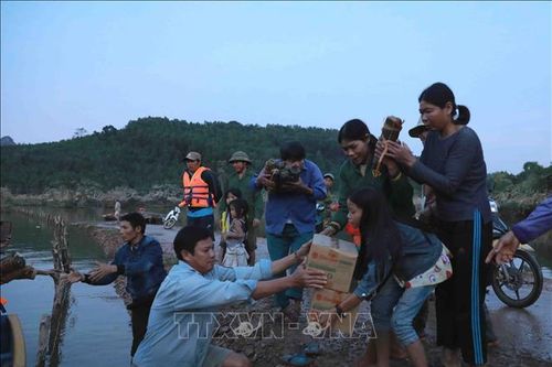 Hà Nội và TP Hồ Chí Minh chung tay hỗ trợ miền Trung khắc phục hậu quả thiên tai