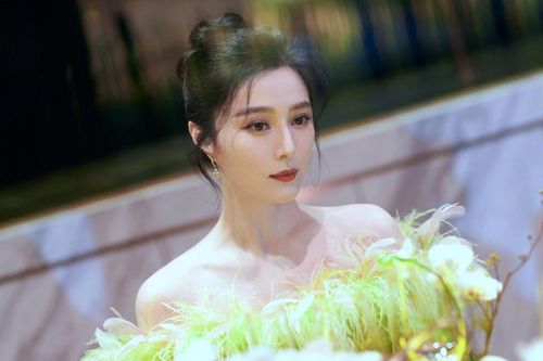 Trở lại nổi bật, Phạm Băng Băng còn khiến dân tình thán phục với tài kinh doanh khi thu về 85 tỷ đồng chỉ trong 9 tiếng