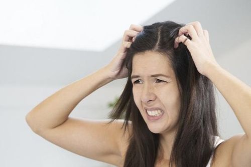 5 cách trị gàu mảng dứt điểm tại nhà