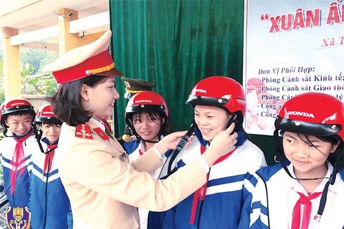 Lạng Sơn: An toàn giao thông cho học sinh đến trường