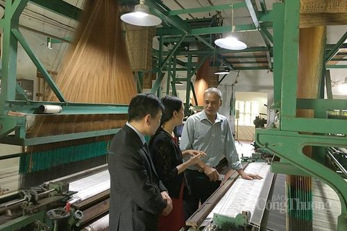 Đổi mới năng lực tiếp cận thị trường cho làng nghề truyền thống