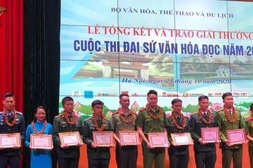 Trao giải thưởng cuộc thi Đại sứ văn hóa đọc năm 2020