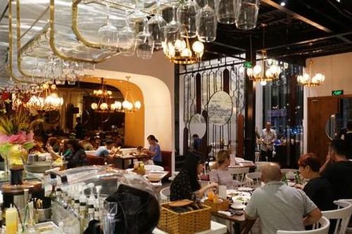 Tấm lòng của chủ nhà hàng 48 BISTRO và các đầu bếp hướng về miền Trung
