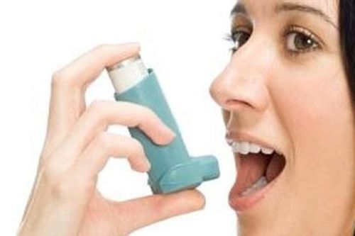 Thuốc xịt họng, dễ dùng nhưng những ai nên tránh tuyệt đối?