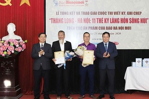 Trao giải cuộc thi 'Thăng Long - Hà Nội: 11 thế kỷ lắng hồn sông núi'