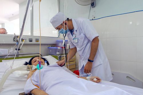 Hai vợ chồng ngộ độc pate Minh Chay xuất viện